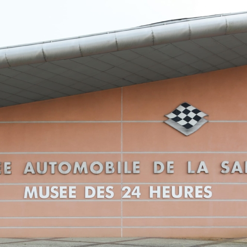 Façade du musée automobile de la Sarthe et musée des 24 Heures du Mans
