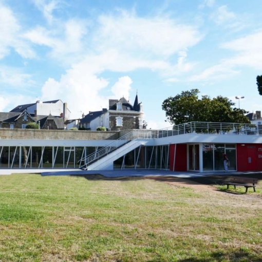 Entrée du musée Blockhaus Hôpital aux Sables-d’Olonne, ancien bunker allemand transformé en espace de visite historique